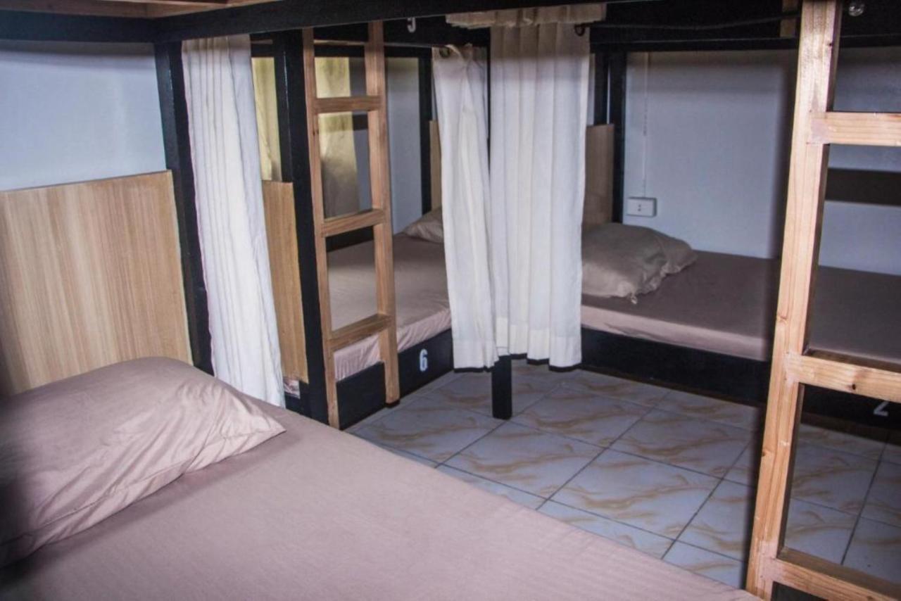 Bunks Hostel Cebu Stadt Exterior foto